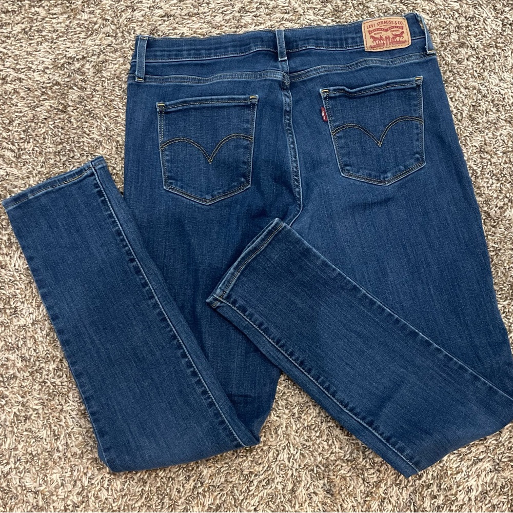 Levi’s 311 Shaping Skinny